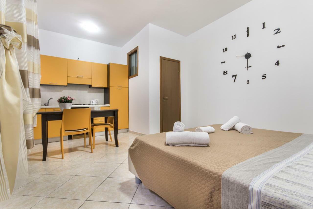 In Centro Rooms Vicino Cefalu Self-Chek-In Campofelice Di Roccella Exterior foto